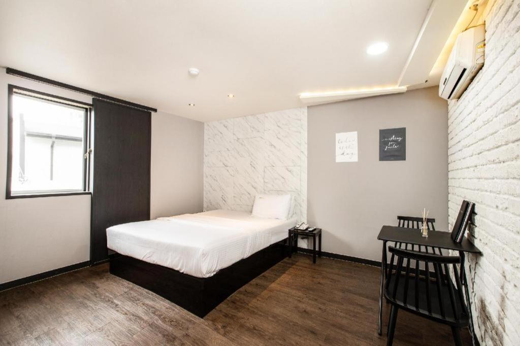 M7 Business Hotel Chilgok Exterior foto
