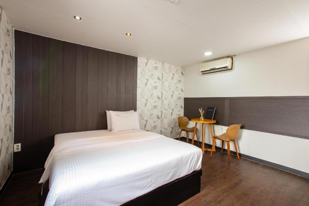 M7 Business Hotel Chilgok Exterior foto