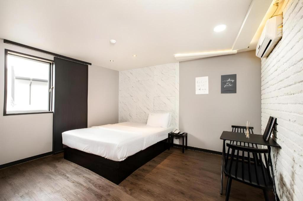 M7 Business Hotel Chilgok Exterior foto