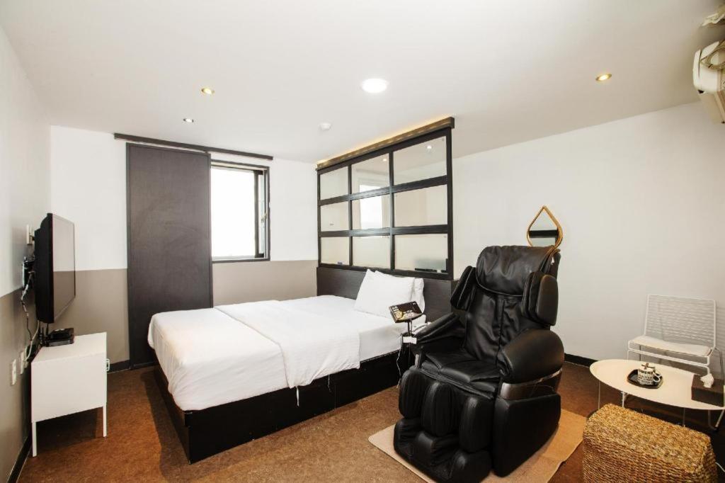 M7 Business Hotel Chilgok Exterior foto