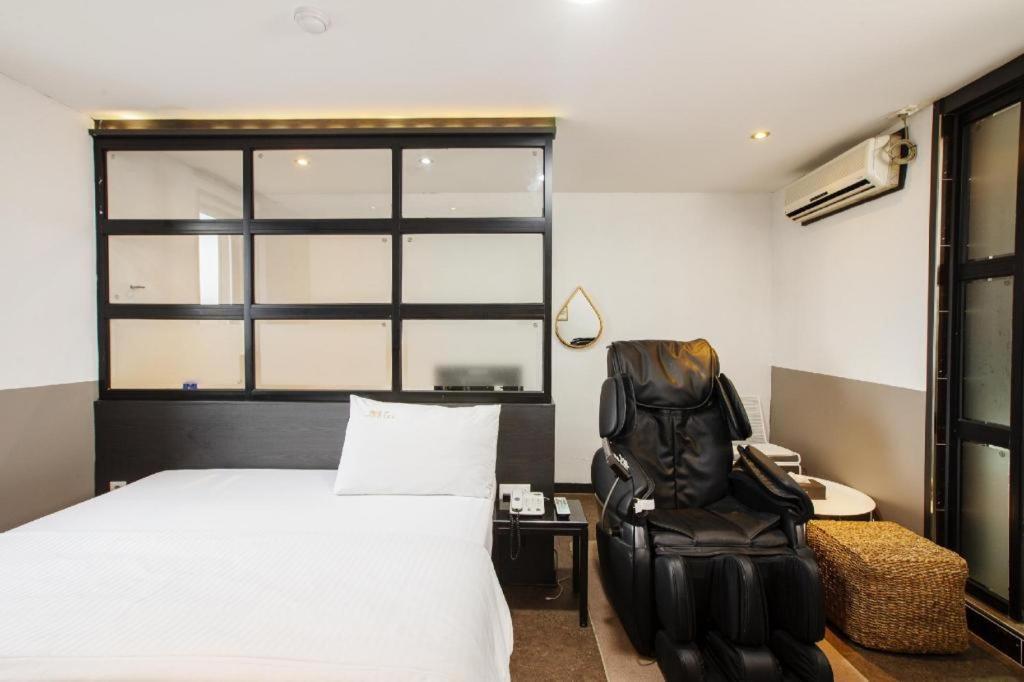 M7 Business Hotel Chilgok Exterior foto